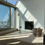 Penthouse De Vaughan -luxe Met Zeezicht